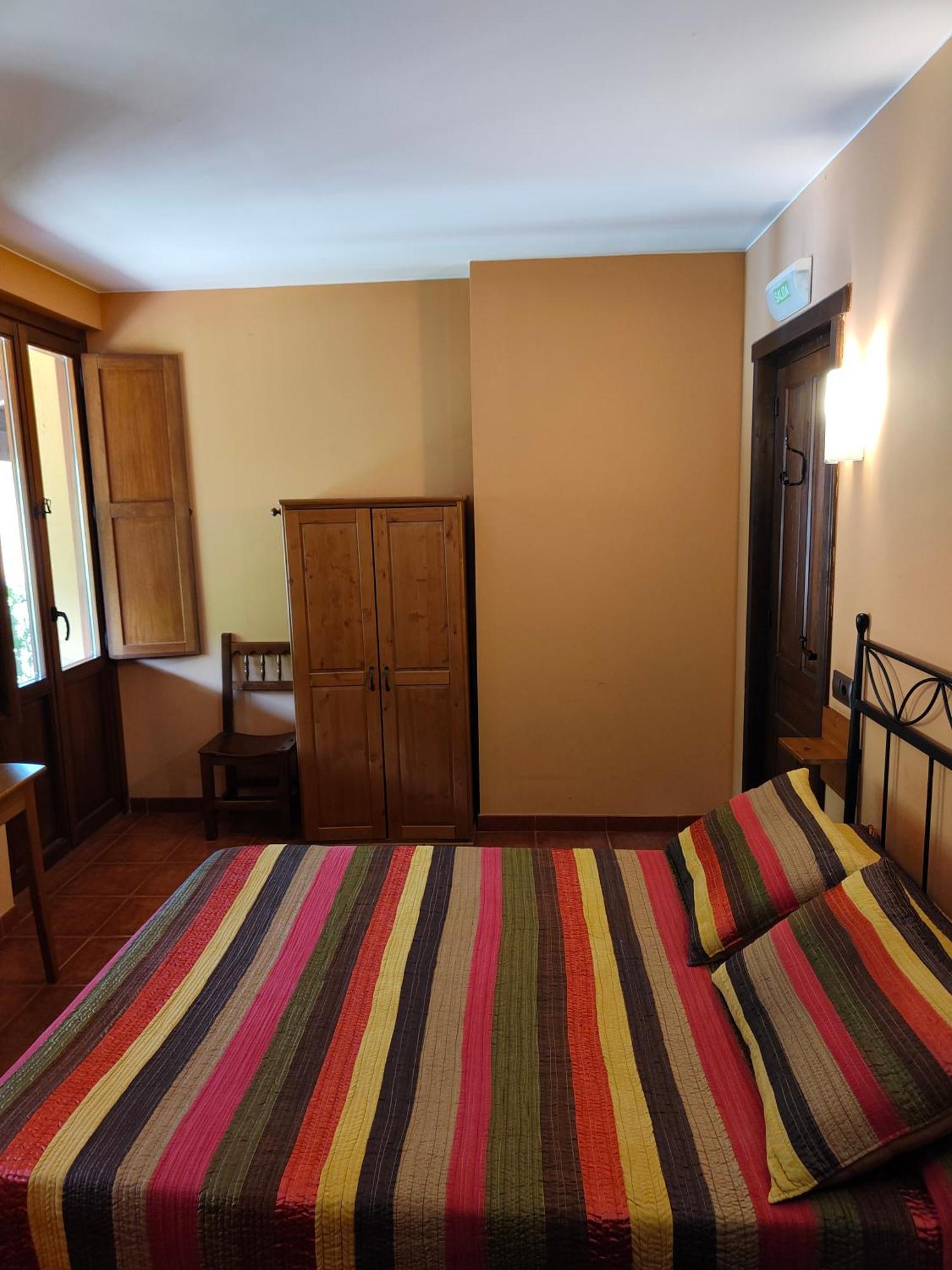 Hotel Dona Gaudiosa Pola de Lena Kültér fotó