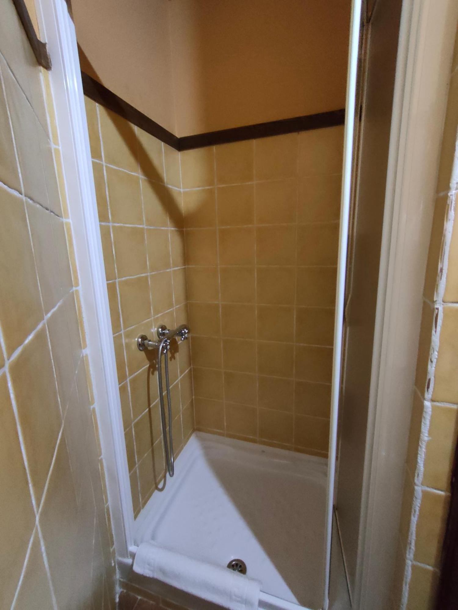 Hotel Dona Gaudiosa Pola de Lena Kültér fotó